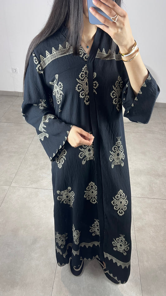Robe noir à motif beige